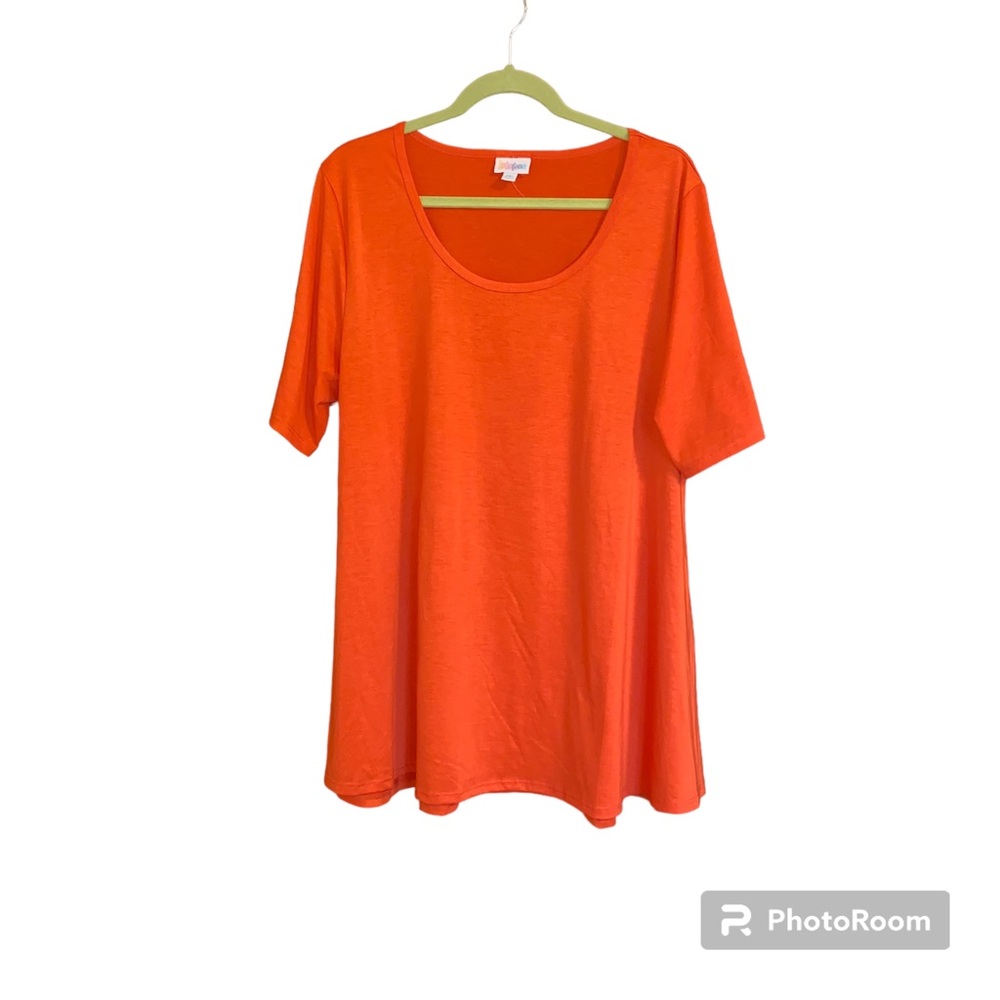 LuLaRoe Perfect Tee - Size 2x (20-24) - Solid Orange color